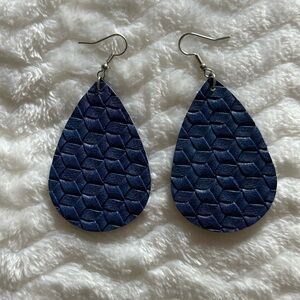 Dangle earrings